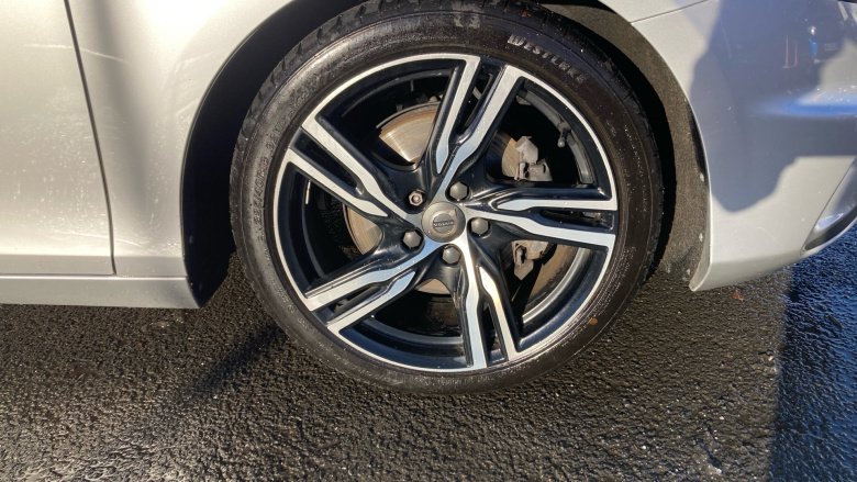 Volvo V40 T3 [152] R DESIGN Pro 5dr Petrol Hatchback